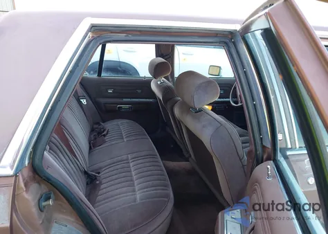 1990 Ford Crown Victoria z USA, uszkodzony, nr VIN 2FACP73F8LX118312